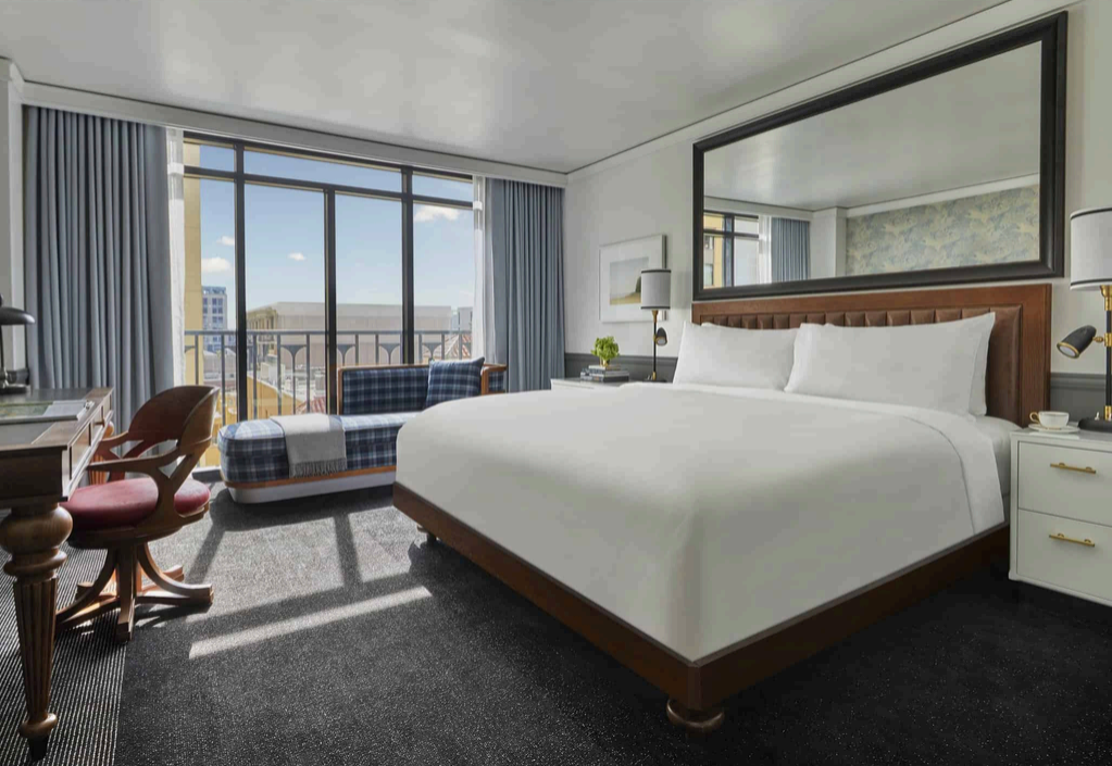 hotel room, fundraising ideas, charity ideas, silent auction items, travel fundraising events