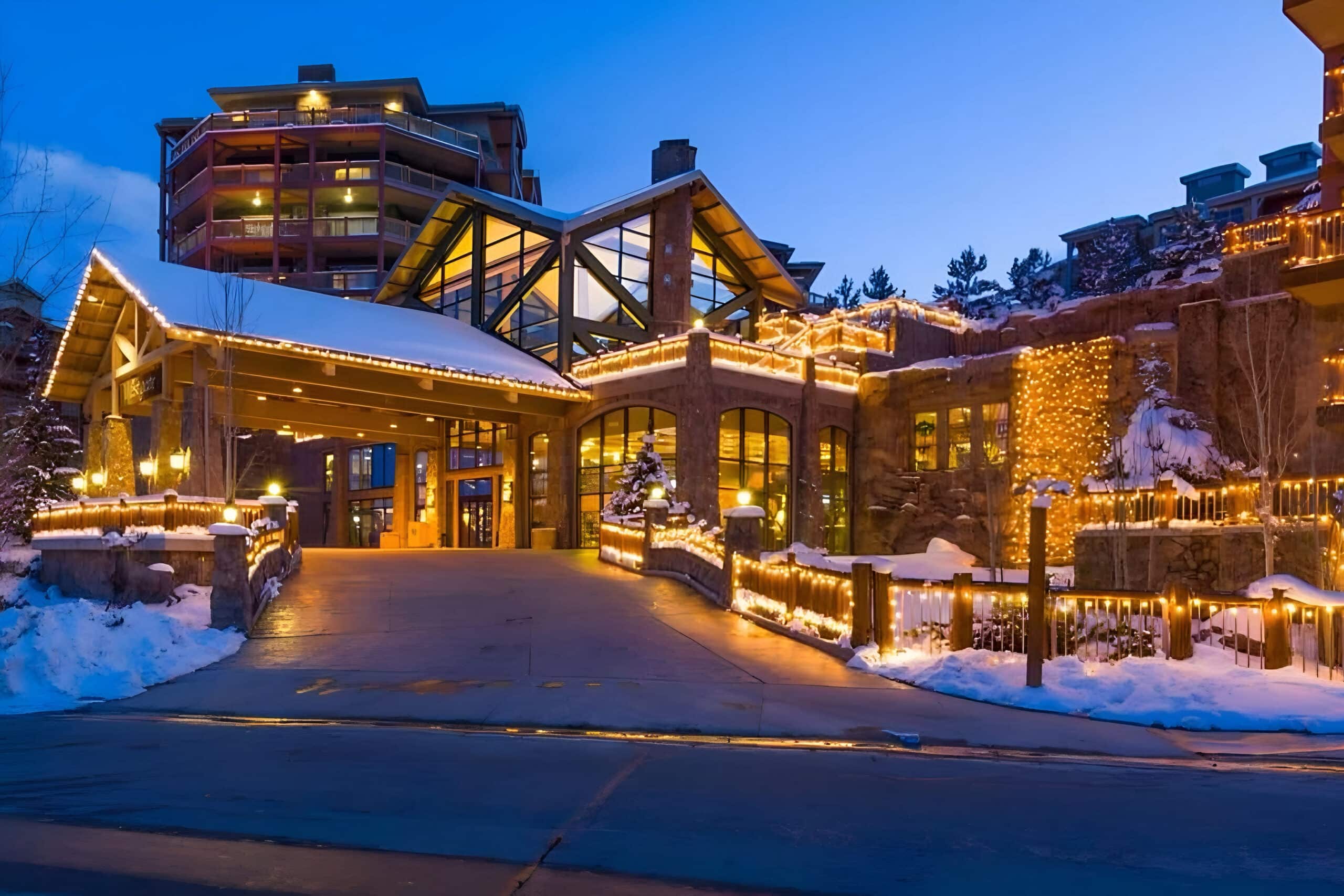 Rocky Mountain Resort, Rockies retreat, ski resort, mountain resort at night Westgate Park City Resort & Spa, fundraising ideas, charity ideas, silent auction items, travel fundraising events
