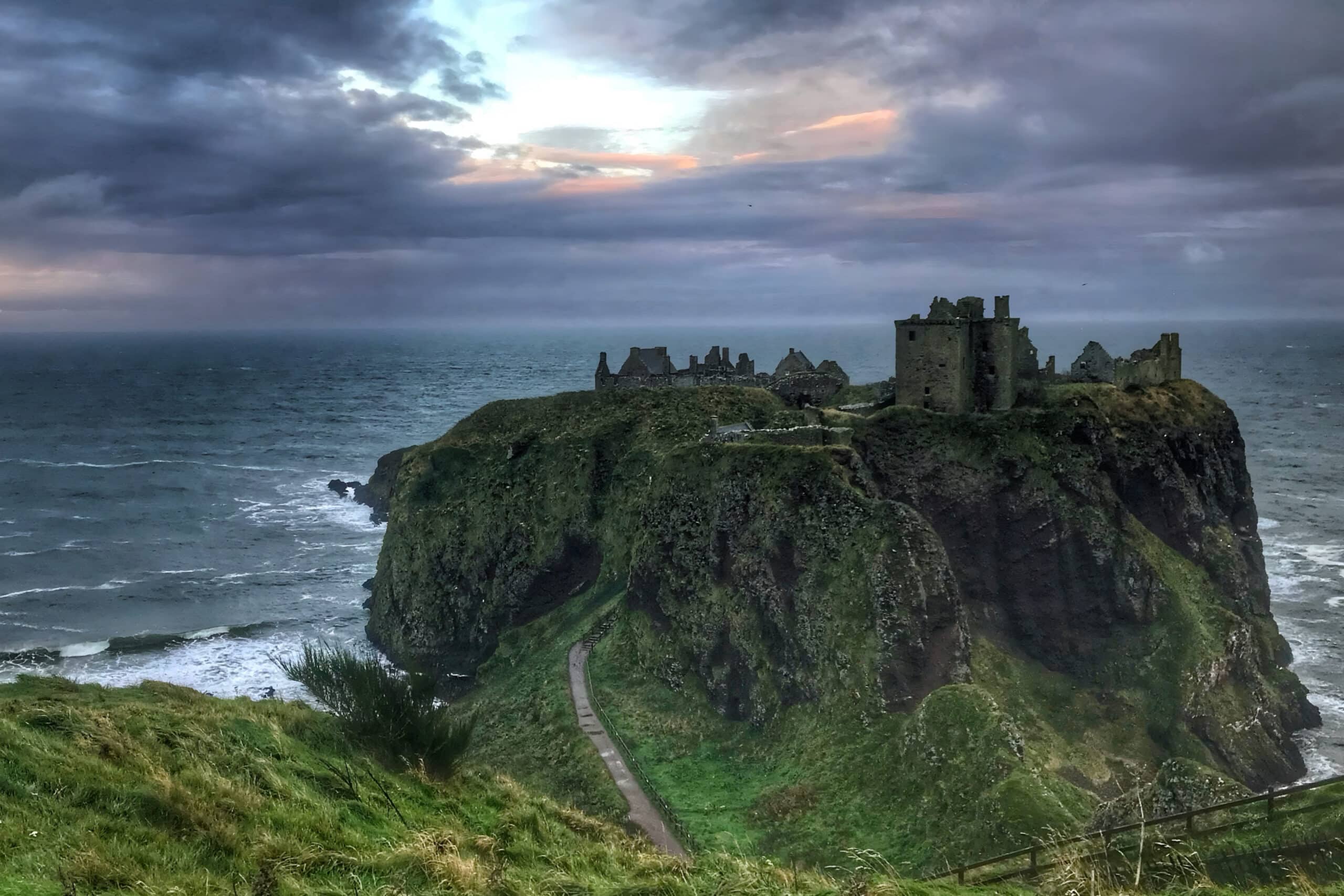 Scotland Castle. charity auction travel packages, vacation fundraising, travel fundraising, fundraising ideas, charity ideas, silent auction items, travel fundraising events