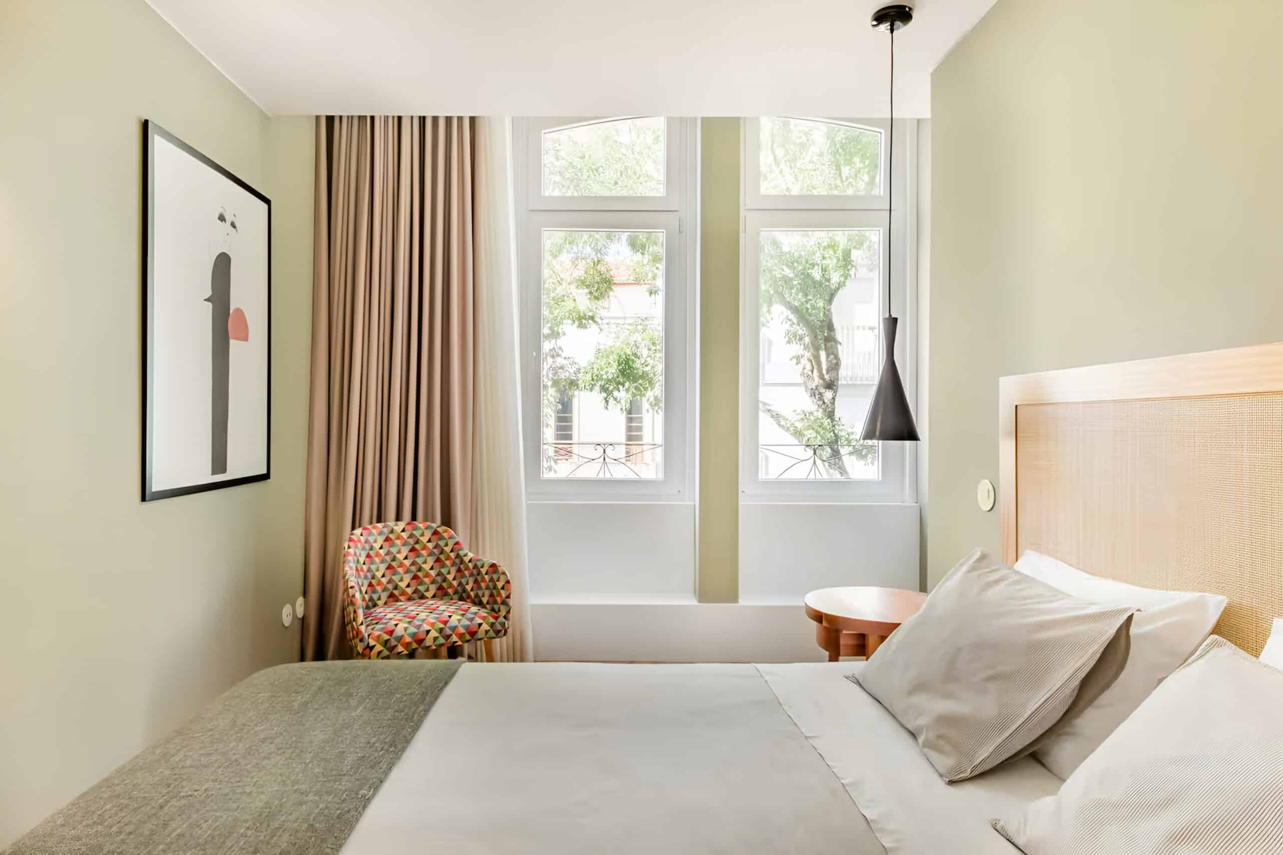 Porto Douro escape bedroom, charity auction travel packages, vacation fundraising, travel fundraising, fundraising ideas, charity ideas, silent auction items, travel fundraising events