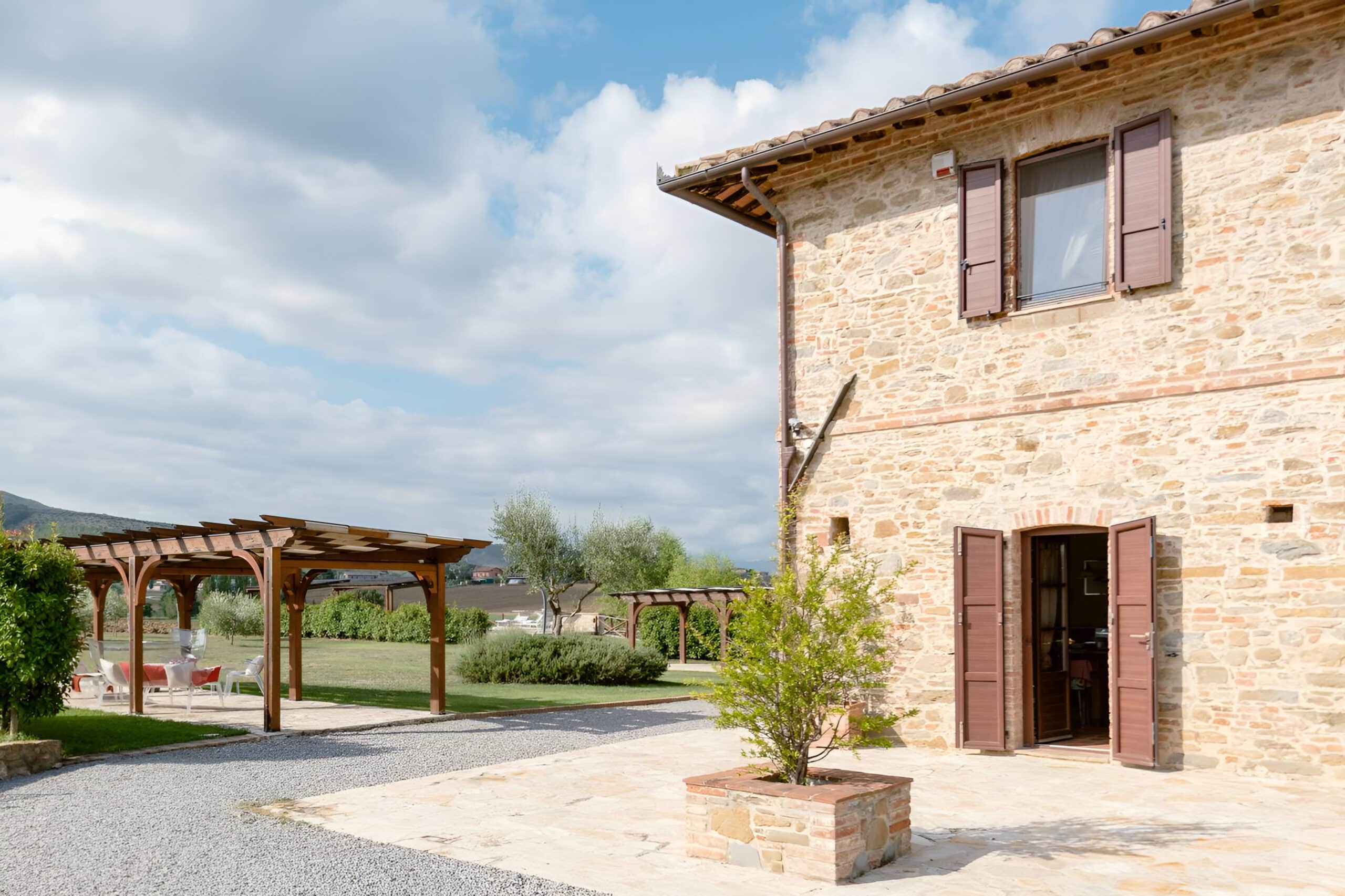 stone building, charity auction travel packages, vacation fundraising, travel fundraising, fundraising ideas, charity ideas, silent auction items, travel fundraising events