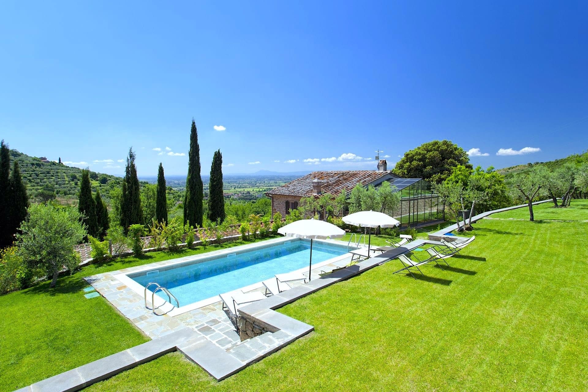 Tuscany Countryside pool view, charity auction travel packages, vacation fundraising, travel fundraising, fundraising ideas, charity ideas, silent auction items, travel fundraising events