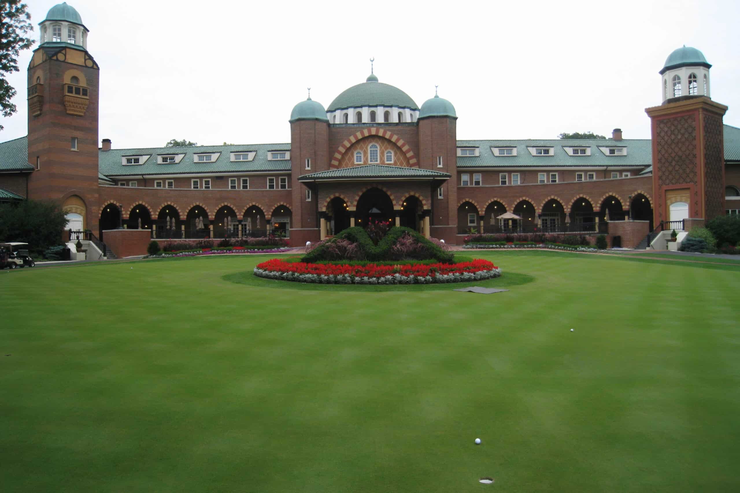 golf course with green, charity auction travel packages, vacation fundraising, travel fundraising, fundraising ideas, charity ideas, silent auction items, travel fundraising events